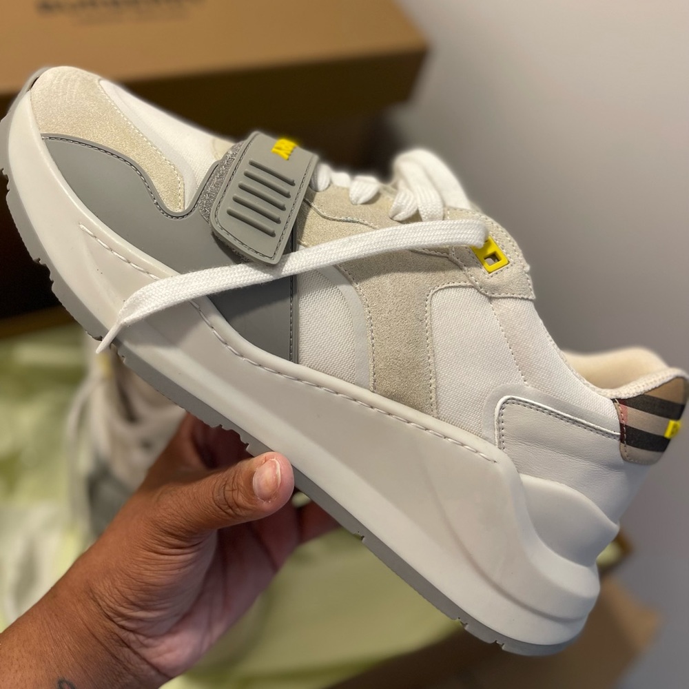 COPY - Burberry Sneakers Size 43 (US 10) Amazing Condition | WORN ONCE 🔥 - Picture 6 of 12